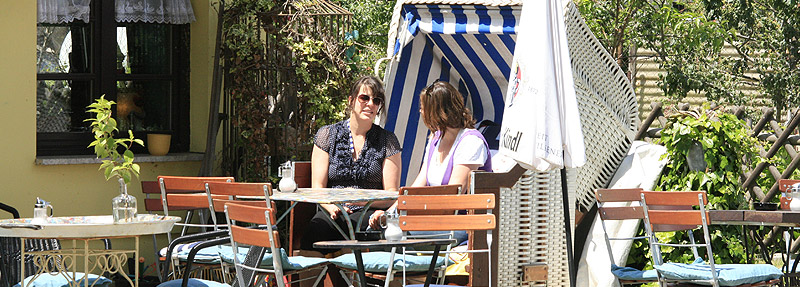 Café in Werder (Havel) mit Strandkorb